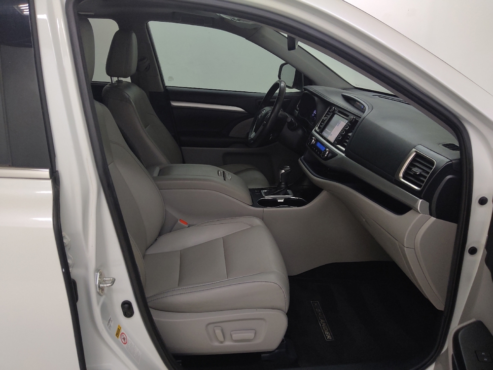 2019 Toyota Highlander XLE - Photo 16