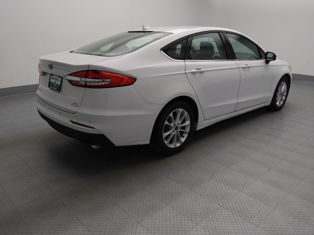 2019 Ford Fusion SE - Photo 8