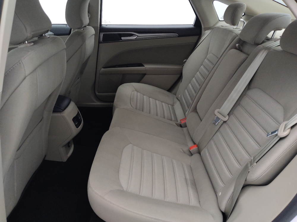 2019 Ford Fusion SE - Photo 14