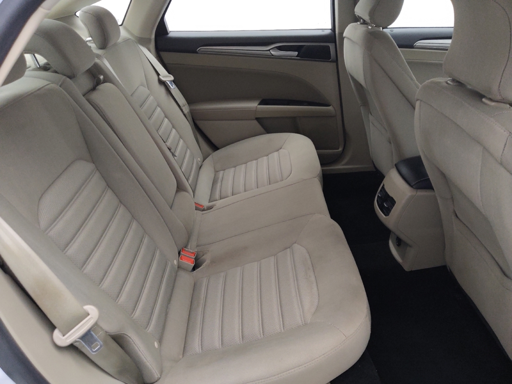 2019 Ford Fusion SE - Photo 15