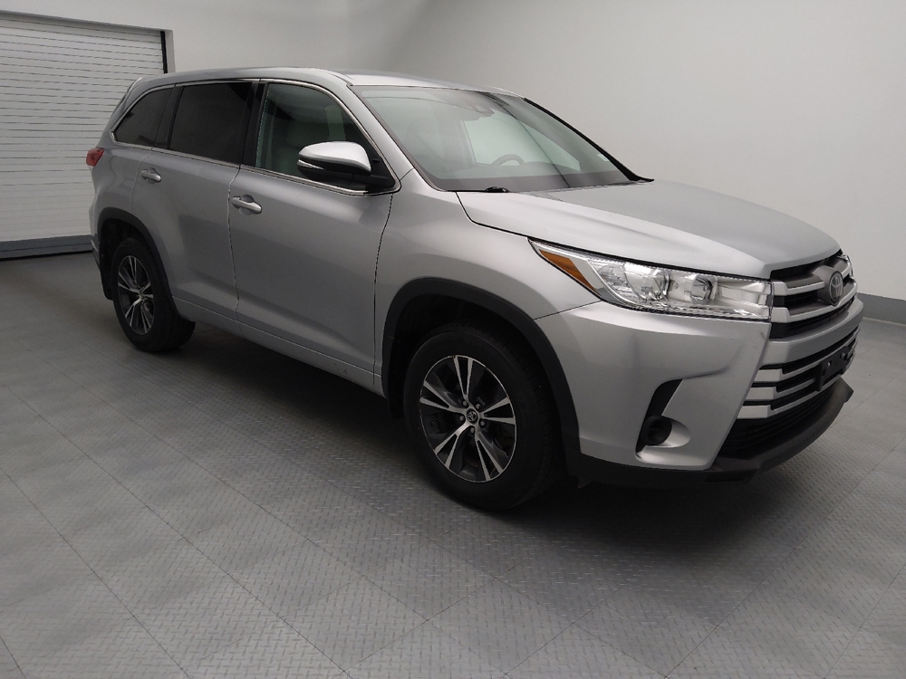 2018 Toyota Highlander LE - Photo 9