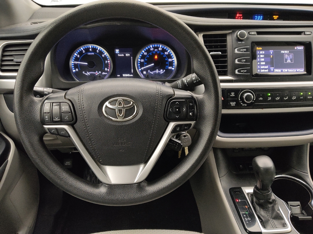 2018 Toyota Highlander LE - Photo 17