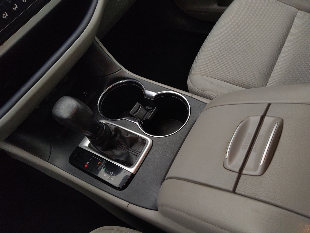 2018 Toyota Highlander LE - Photo 20