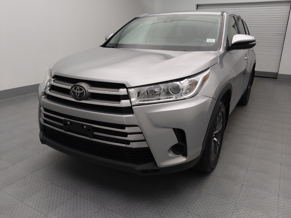 2018 Toyota Highlander LE - Photo 12