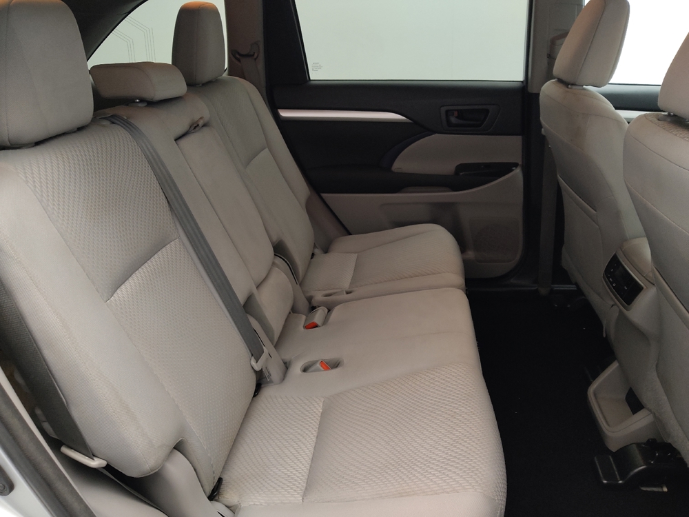 2018 Toyota Highlander LE - Photo 15