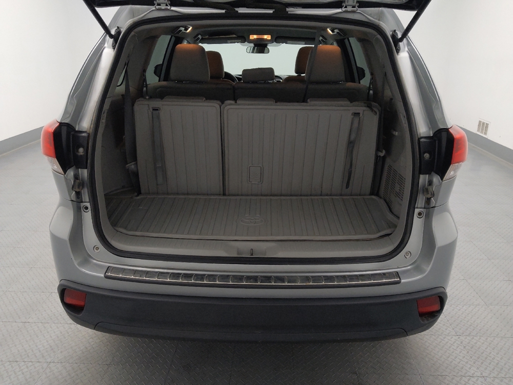 2018 Toyota Highlander LE - Photo 22