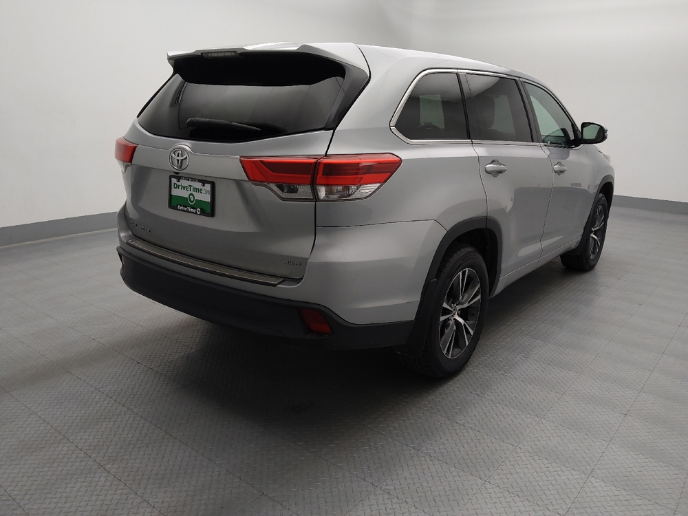 2018 Toyota Highlander LE - Photo 7