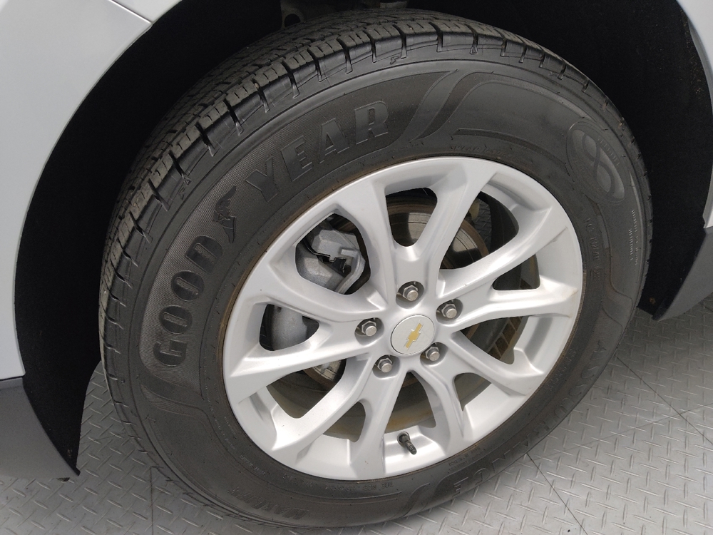2021 Chevrolet Equinox LT - Photo 24