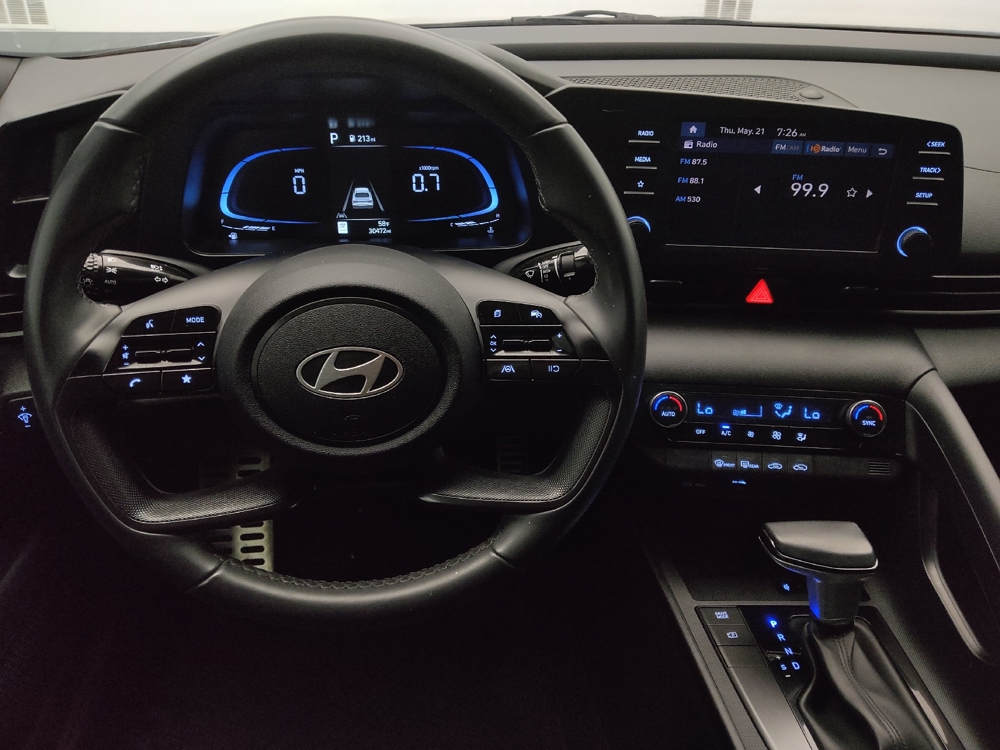 2025 Hyundai Elantra 17