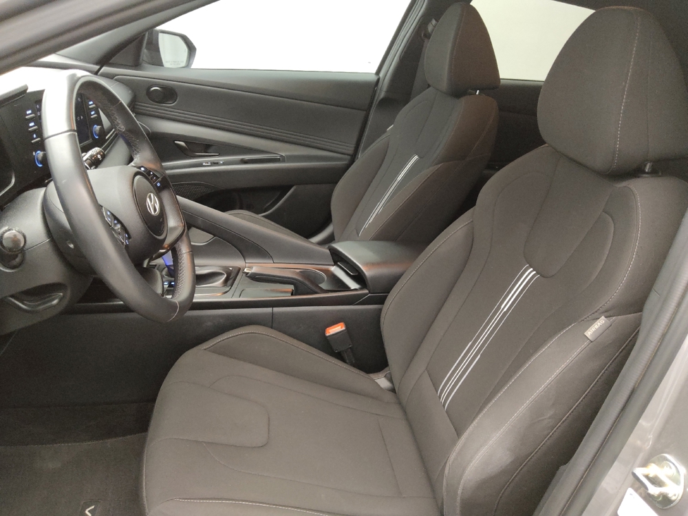 2025 Hyundai Elantra 13