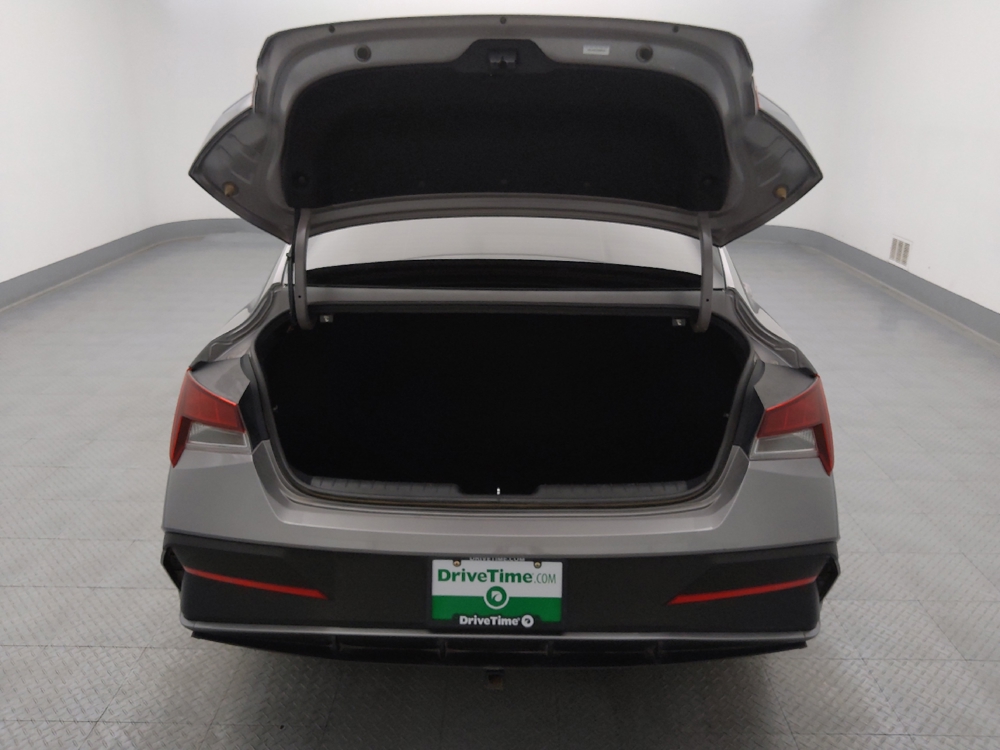 2025 Hyundai Elantra 22