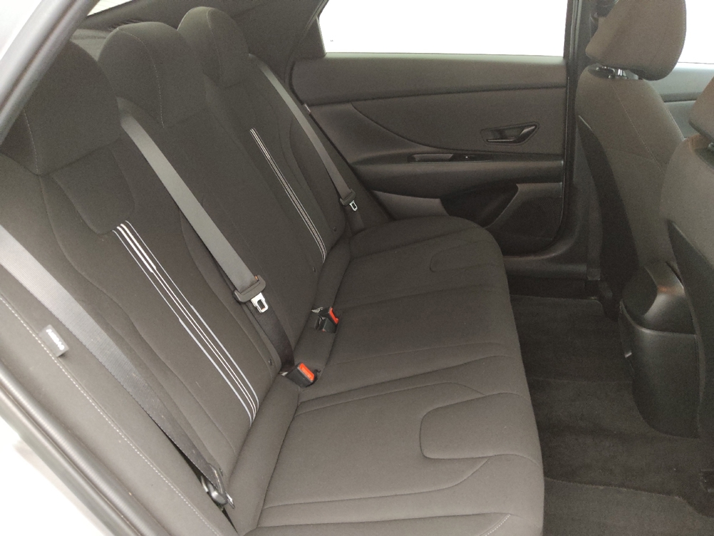 2025 Hyundai Elantra 15