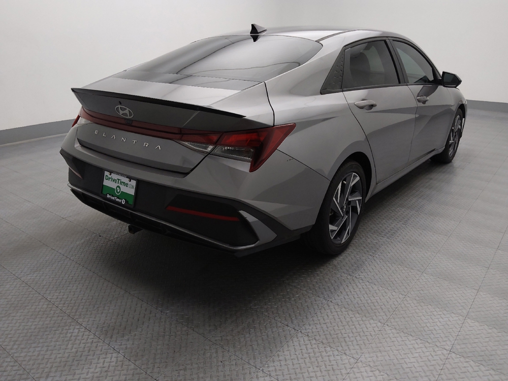 2025 Hyundai Elantra 7