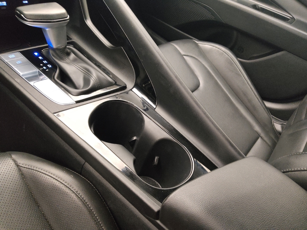 2025 Hyundai Elantra Limited - Photo 20