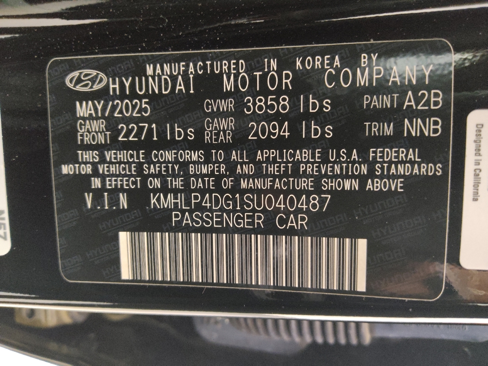2025 Hyundai Elantra Limited - Photo 26