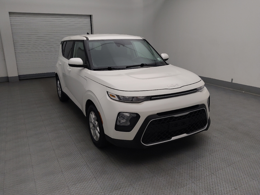2022 Kia Soul LX - Photo 11