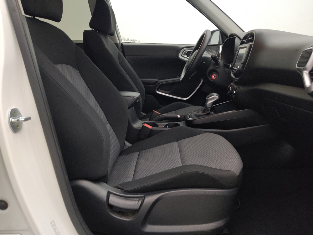 2022 Kia Soul LX - Photo 16
