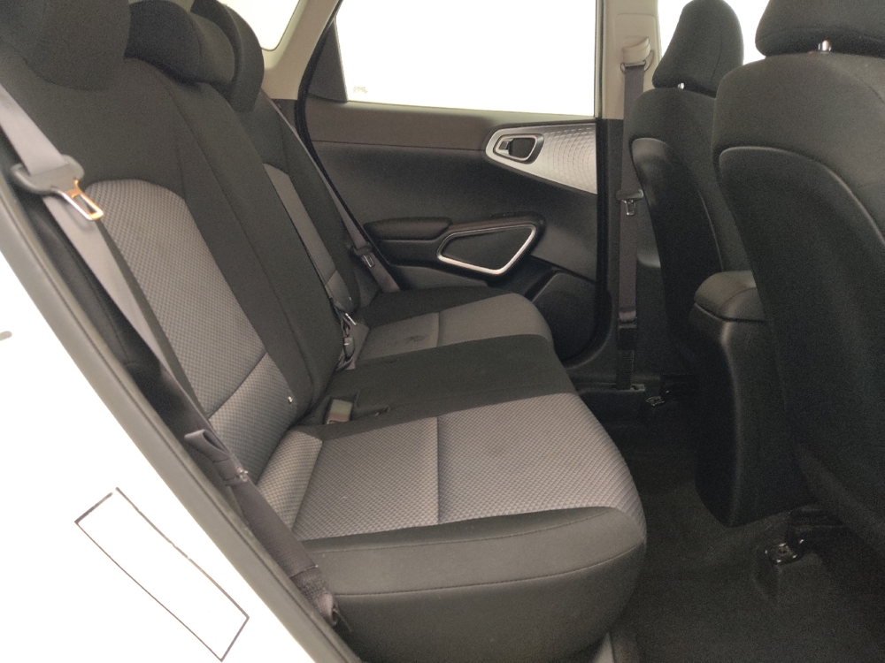 2022 Kia Soul LX - Photo 15