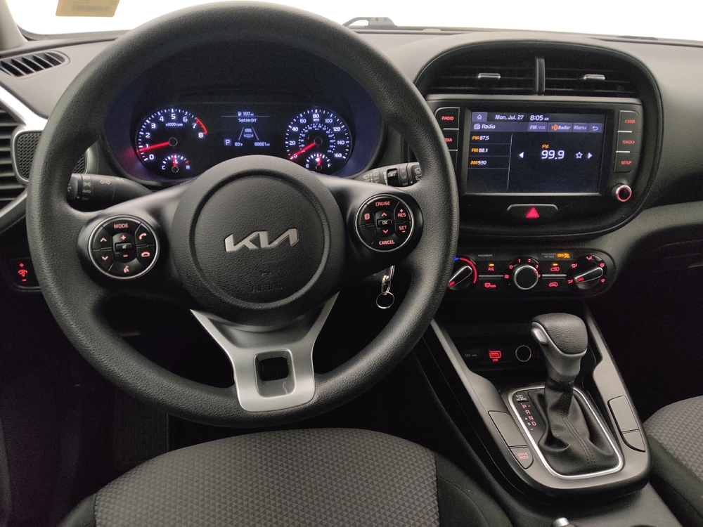 2022 Kia Soul LX - Photo 17