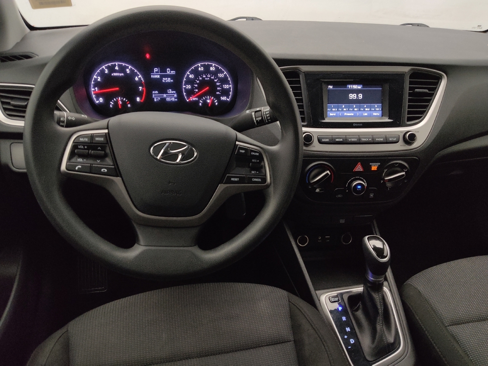 2022 Hyundai Accent SE - Photo 17