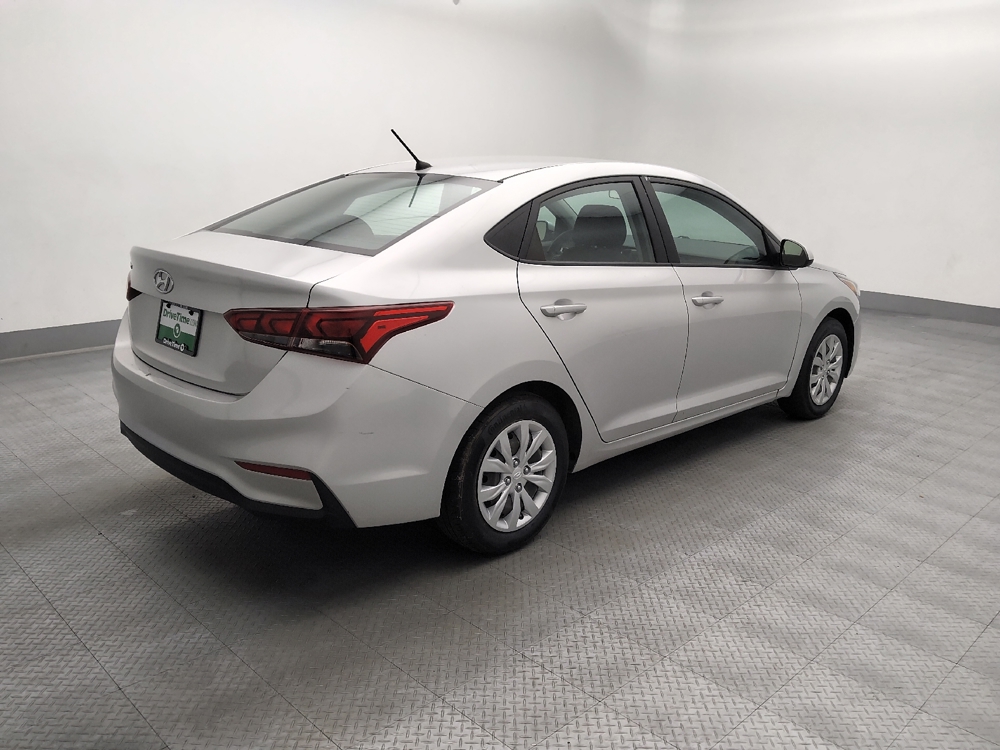 2022 Hyundai Accent SE - Photo 8