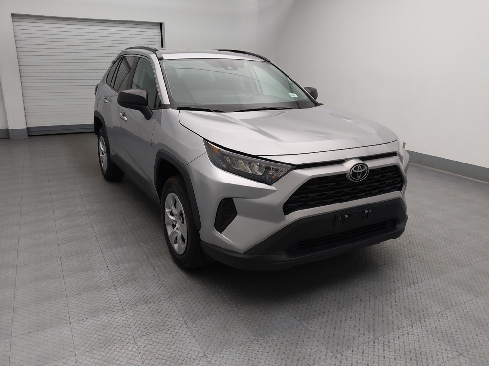 2021 Toyota RAV4 LE - Photo 11