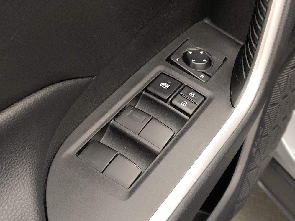 2021 Toyota RAV4 LE - Photo 21