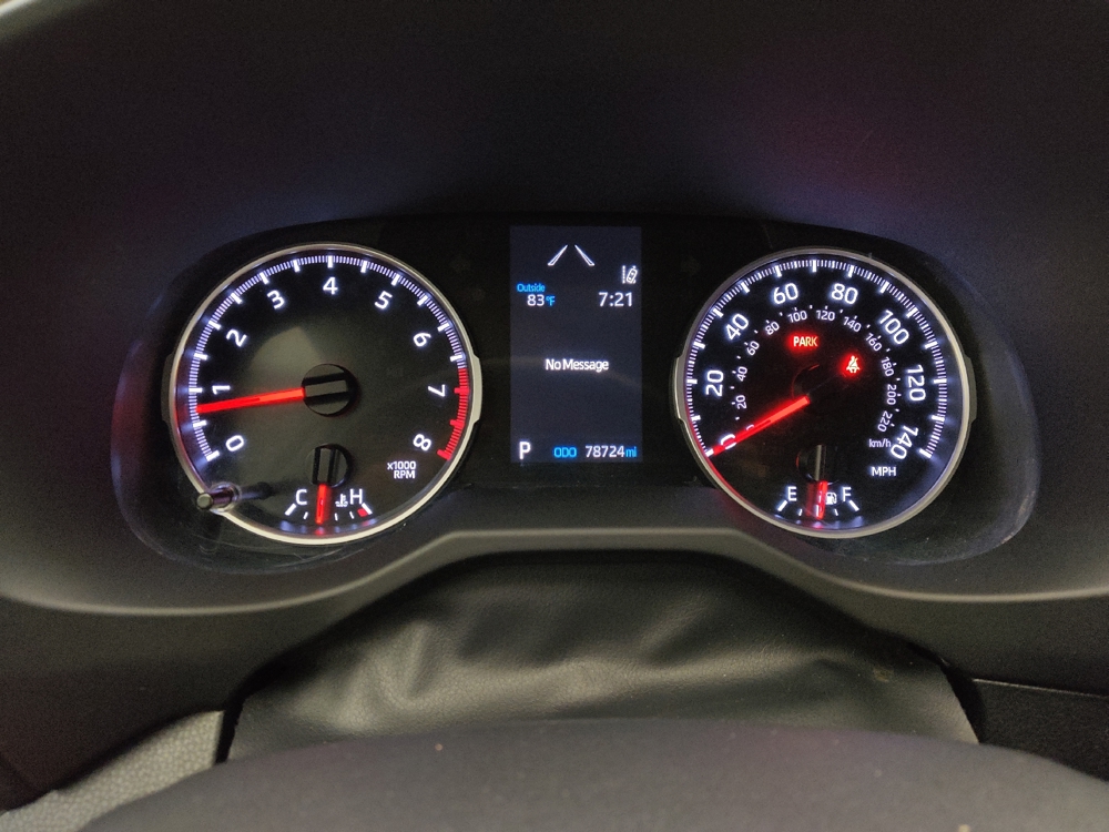 2021 Toyota RAV4 LE - Photo 18