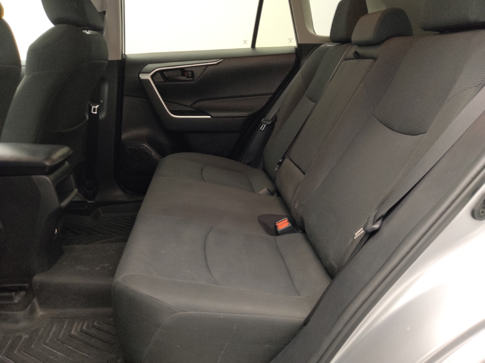 2021 Toyota RAV4 LE - Photo 14