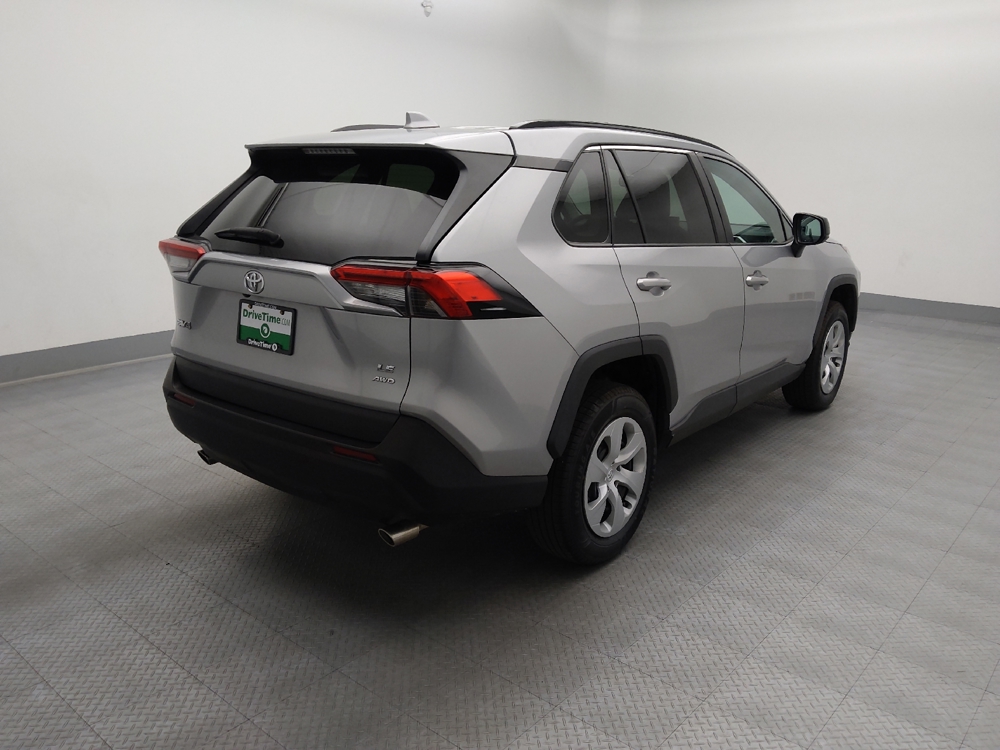 2021 Toyota RAV4 LE - Photo 7