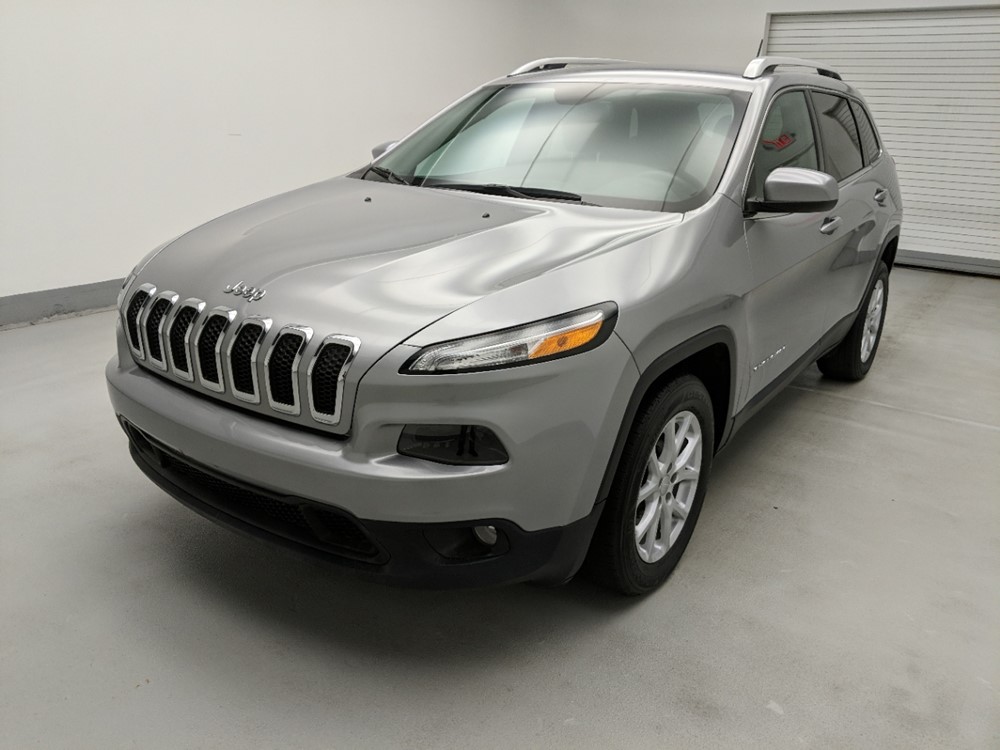 Used 2017 Jeep Cherokee Driver Front Bumper