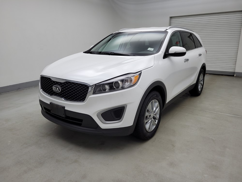 Used 2016 Kia Sorento Driver Front Bumper