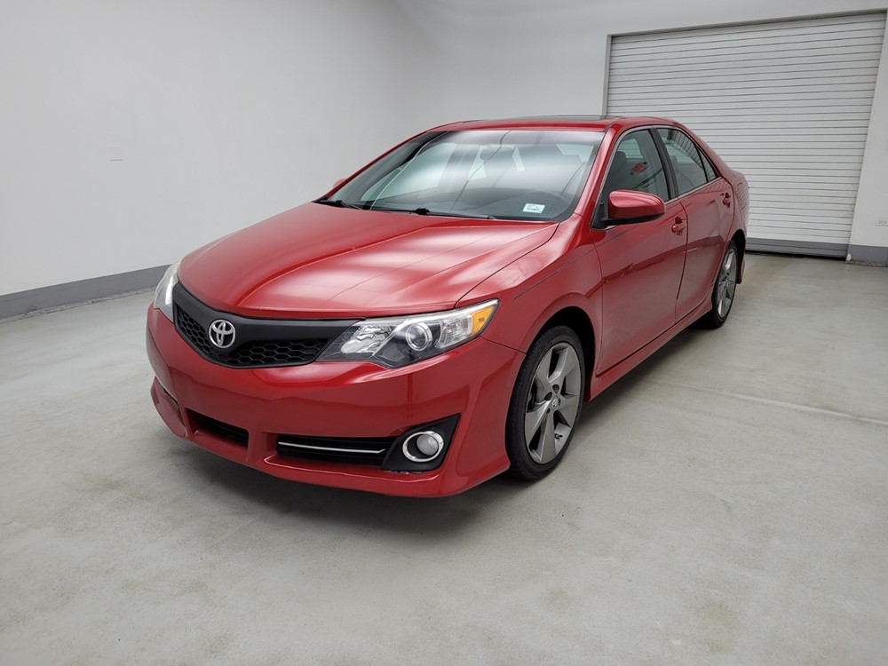 Used 2014 Toyota Camry Driver Front Bumper