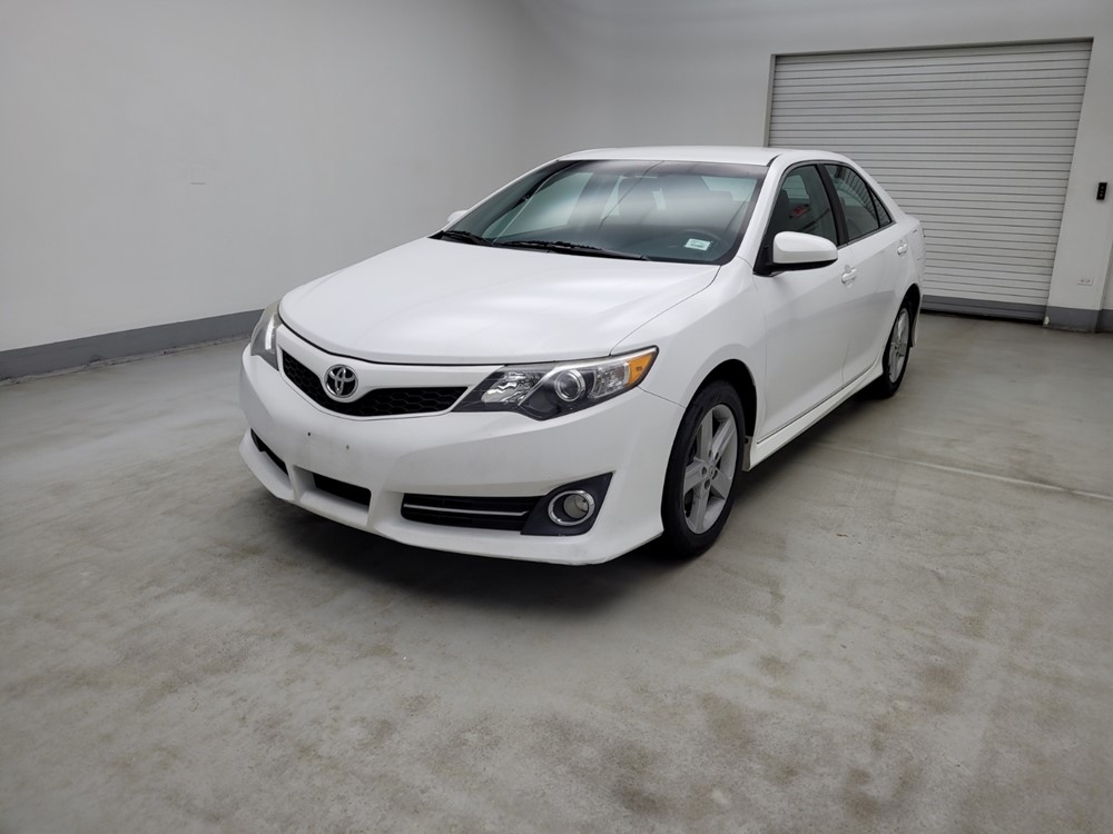 Used 2014 Toyota Camry Driver Front Bumper