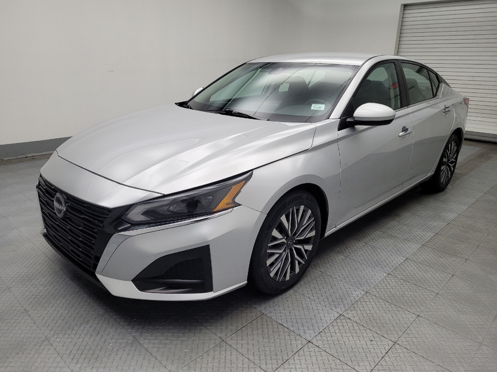 2023 Nissan Altima SV's photo