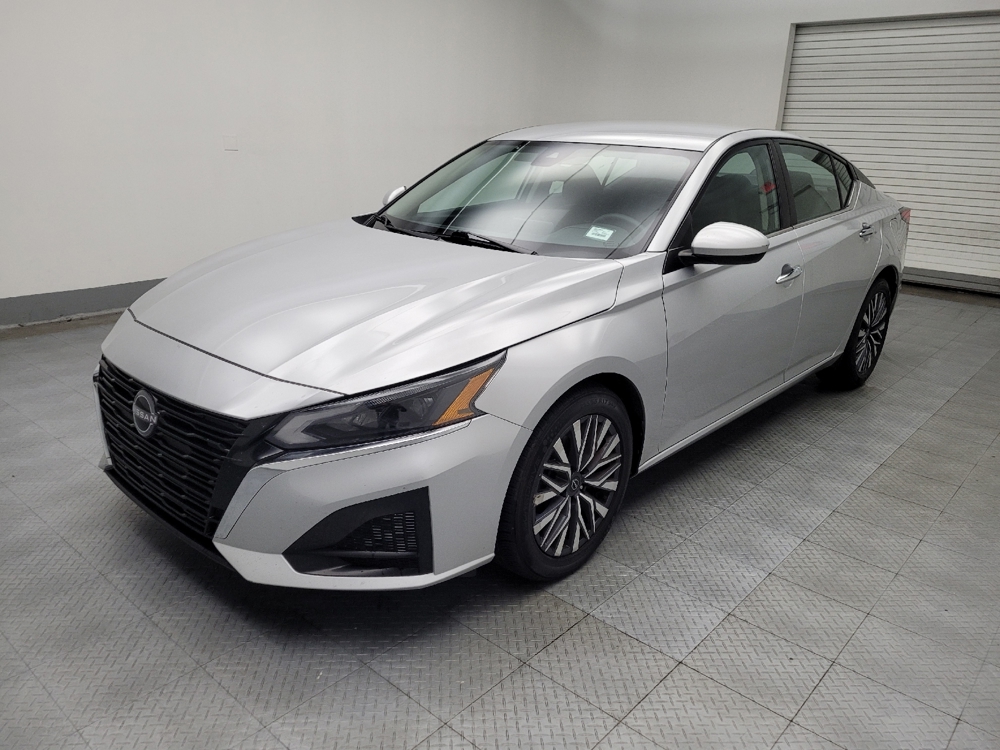 2023 Nissan Altima SV's photo