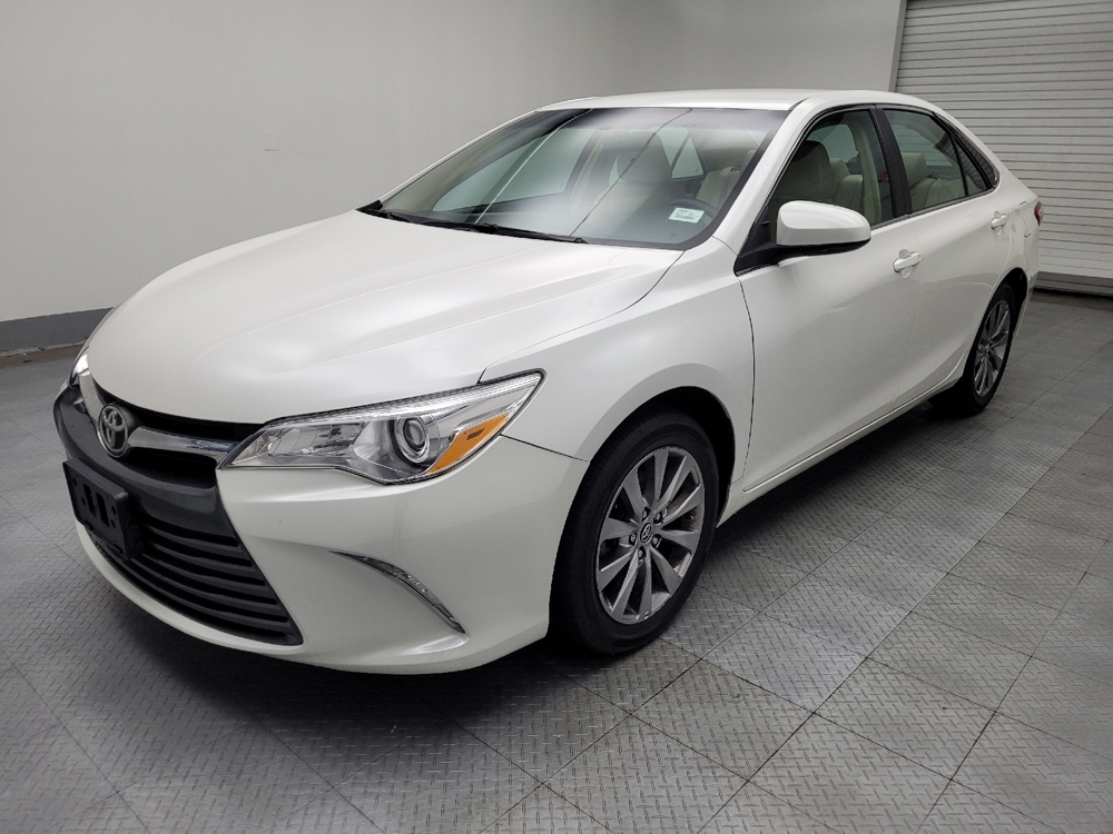 2015 Toyota Camry XLE's photo