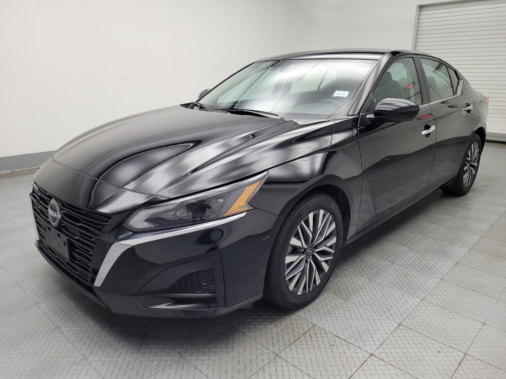 2023 Nissan Altima SV's photo
