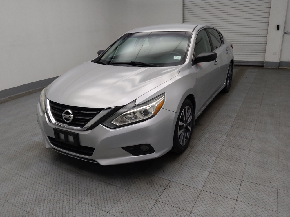 2016 Nissan Altima SV's photo