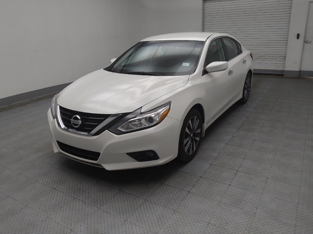 2017 Nissan Altima SV's photo