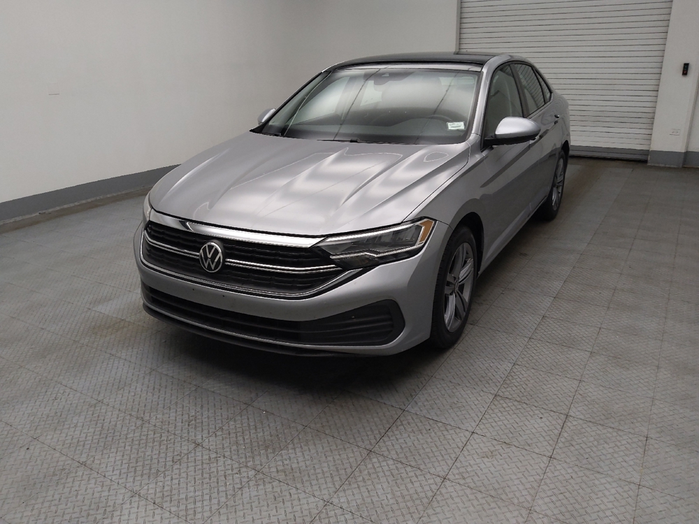 2024 Volkswagen Jetta SE's photo