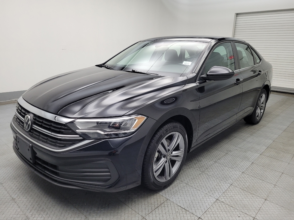 2024 Volkswagen Jetta SE's photo