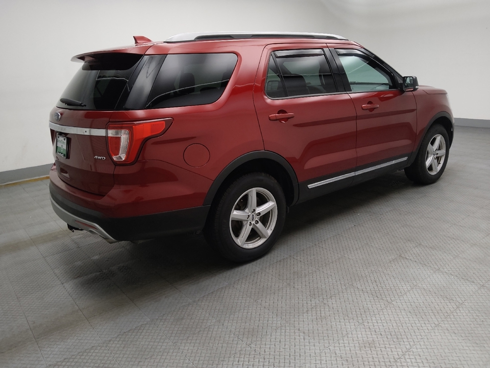 2017 Ford Explorer XLT - Photo 8