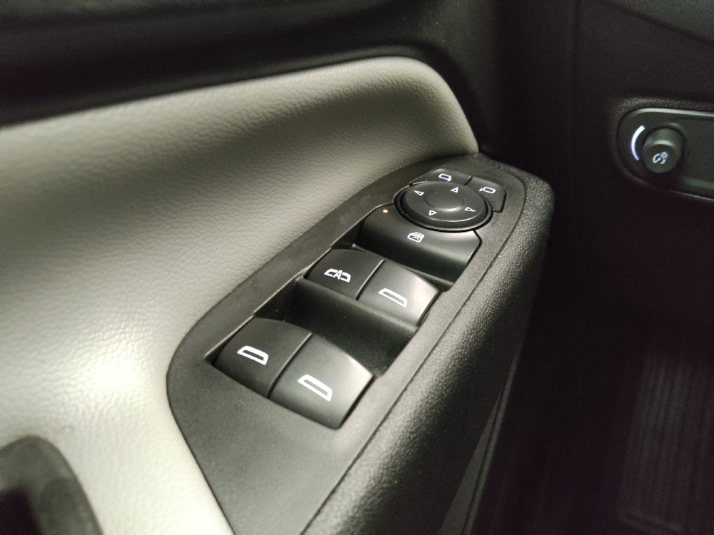 2021 Chevrolet Equinox LS - Photo 21