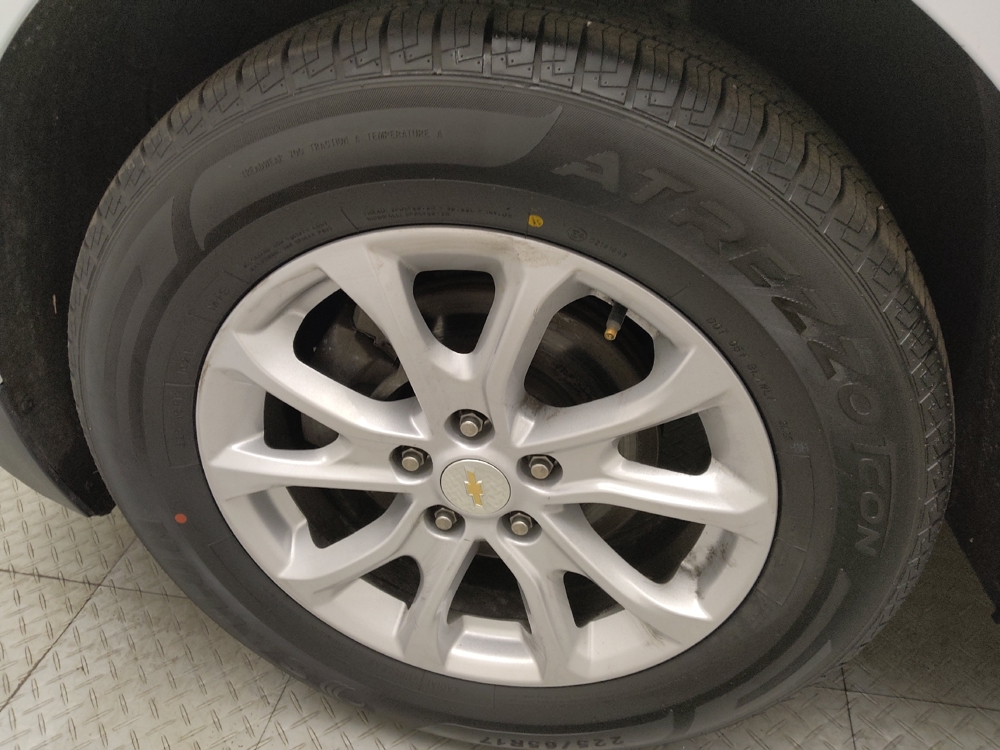 2021 Chevrolet Equinox LS - Photo 24