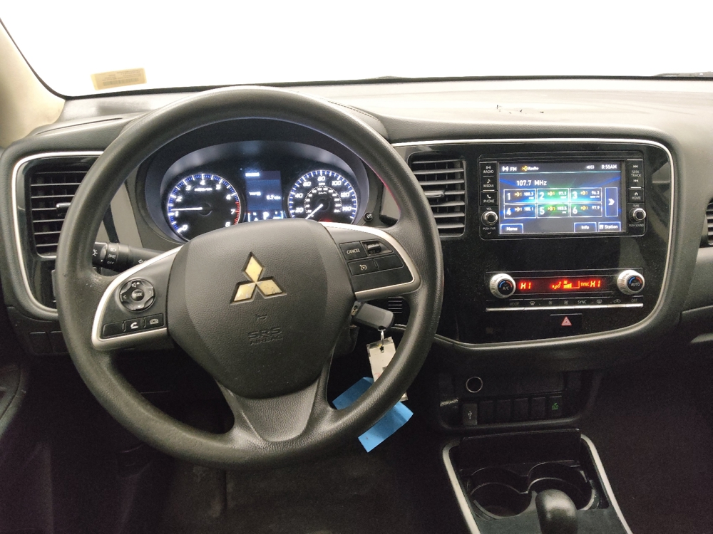 2020 Mitsubishi Outlander ES - Photo 17