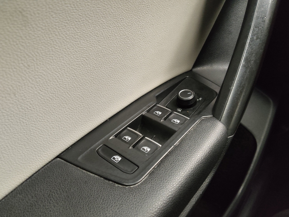 2021 Volkswagen Tiguan SEL - Photo 21