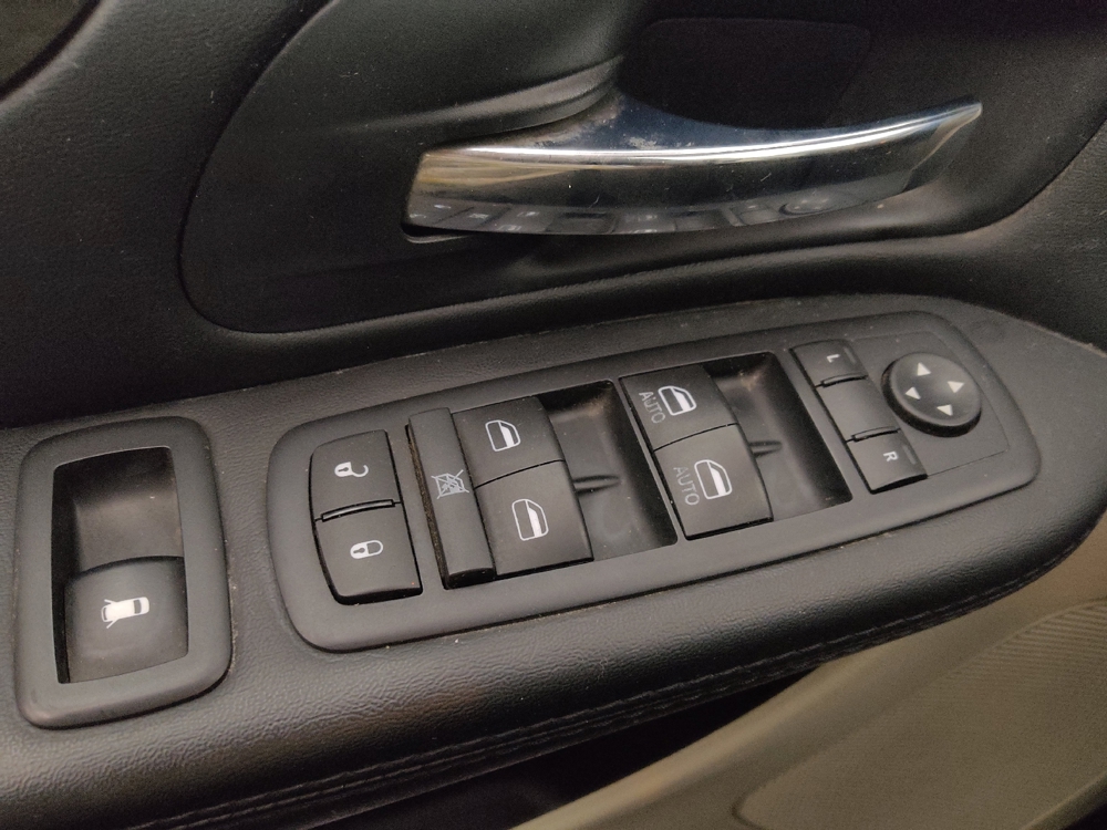 2016 Dodge Grand Caravan SE - Photo 21