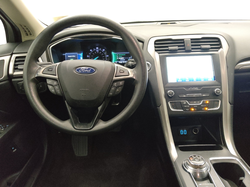 2020 Ford Fusion Hybrid SE - Photo 17