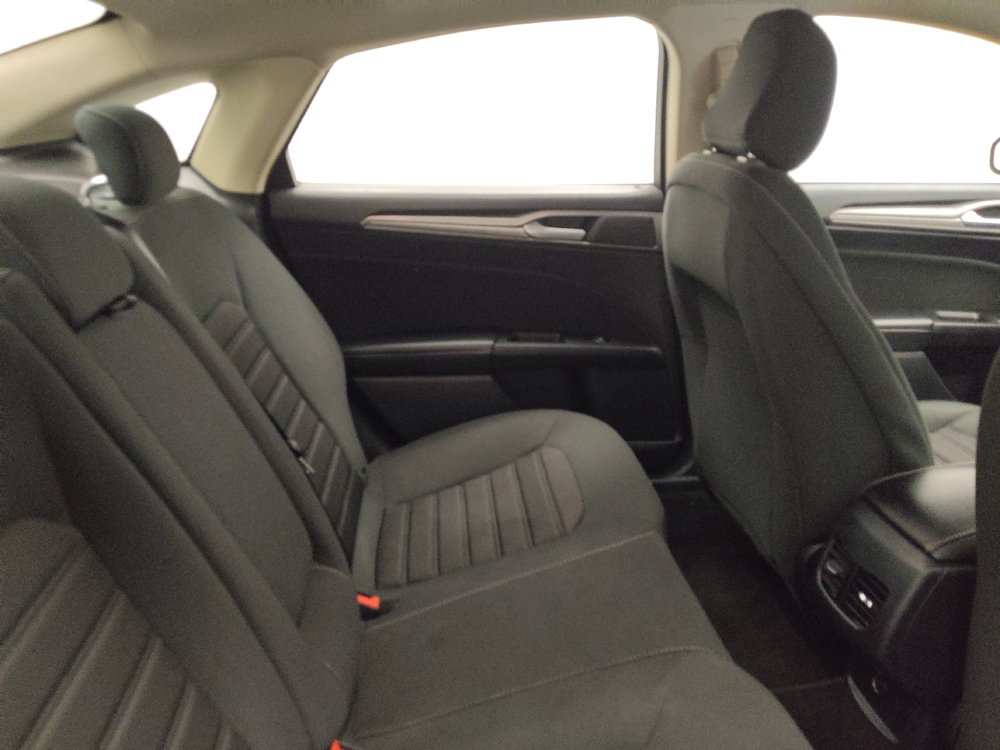 2020 Ford Fusion Hybrid SE - Photo 15